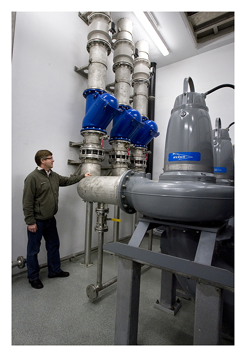 Danfoss Drives Danfoss Drives